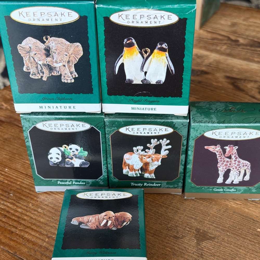 Hallmark Keepsake Miniature Ornament Set - Green and Black